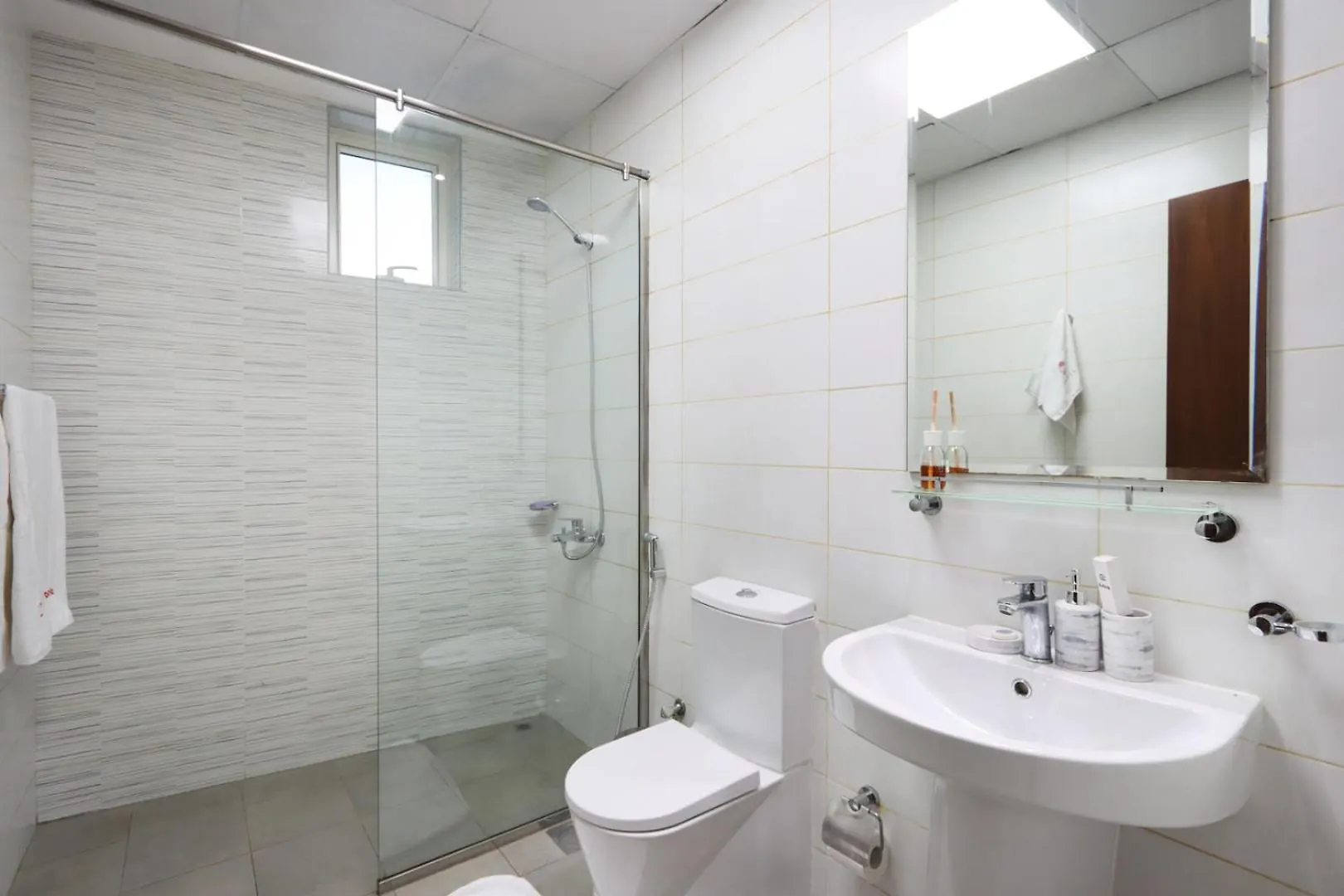 Livbnb - 2B Maid'S In Dunya, 5Min Walk To Dubai Mall 0*,  Förenade Arabemiraten